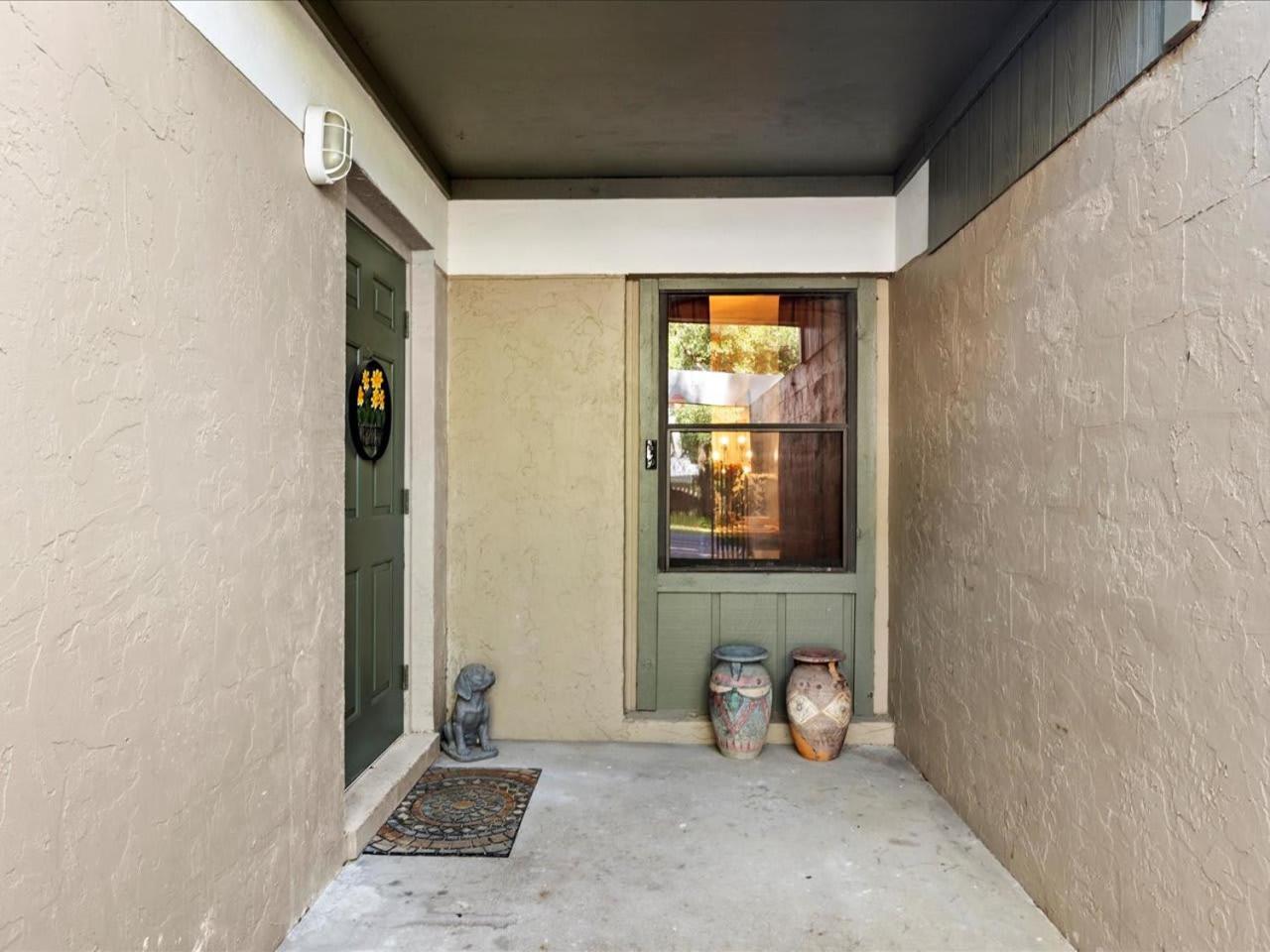 Artist'S Tower Townhome Just Renovated W Loft เกนส์วิลล์ ภายนอก รูปภาพ