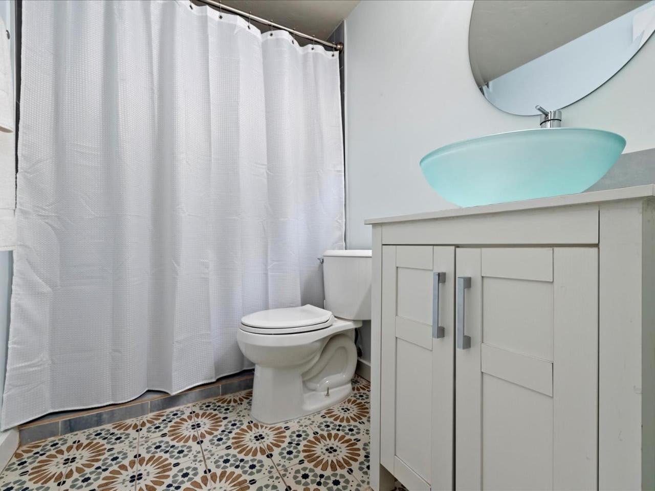 Artist'S Tower Townhome Just Renovated W Loft เกนส์วิลล์ ภายนอก รูปภาพ